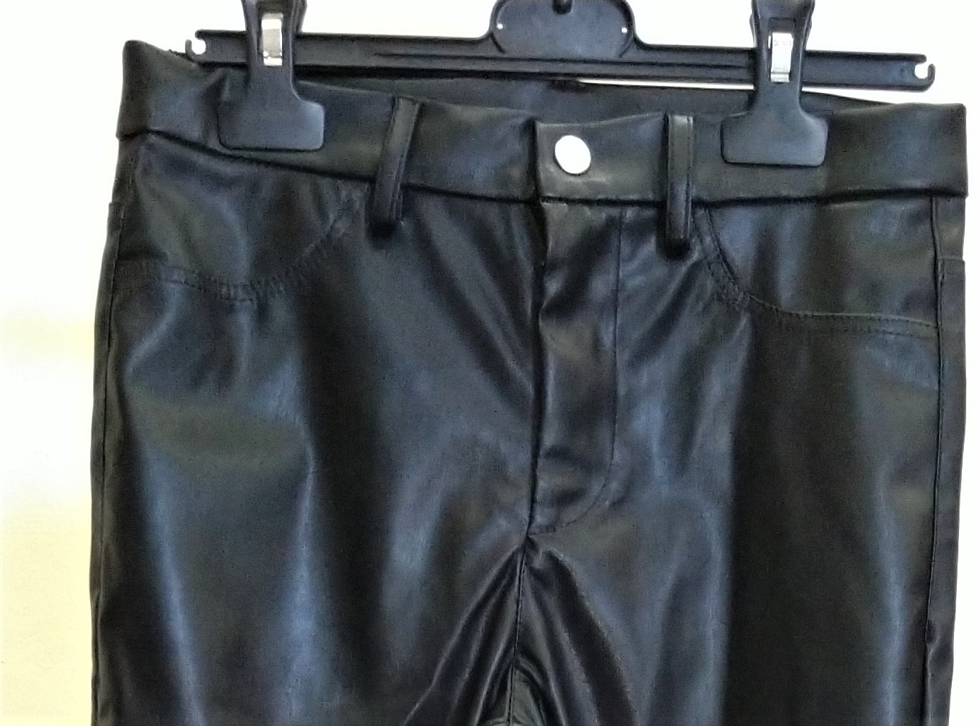 PARTICOLARE PANTALONE 5 TASCHE